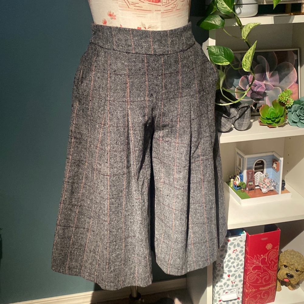 94. Onetheland skirt pants